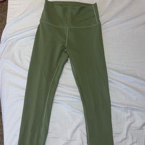 Green Wunder Train lululemon leggings! 💚